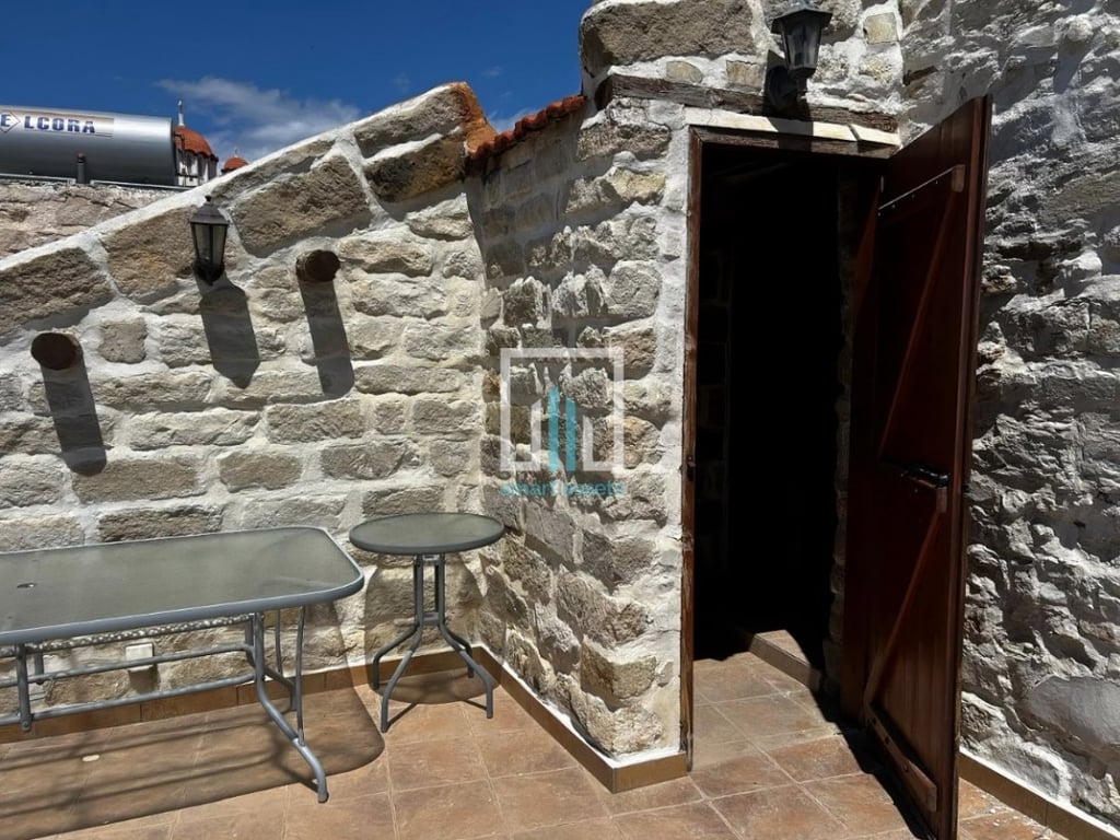 House in Agia Fylaxis - Image 3
