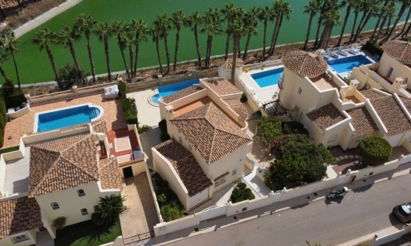 House in Urbanizacion los Balcones - Image 3