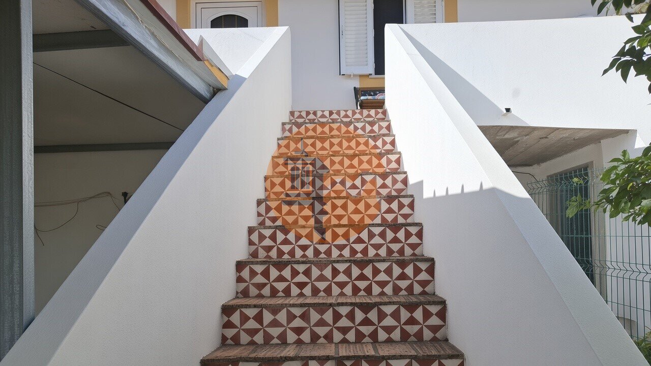Villa in Portela - Image 2