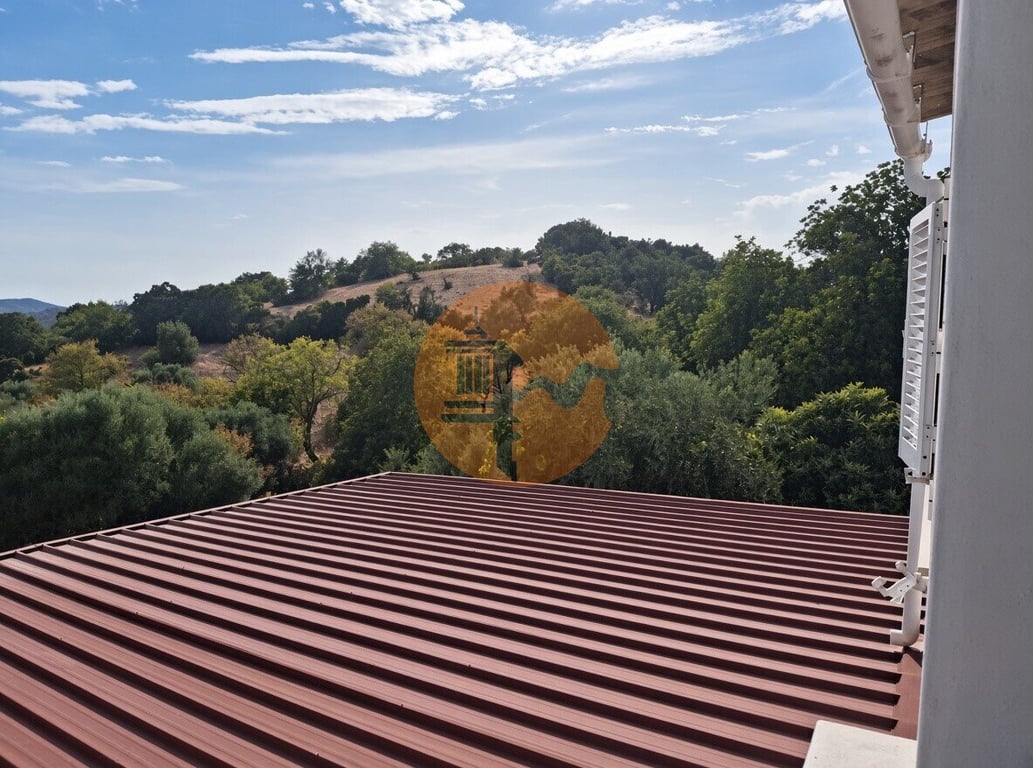 Villa in Portela - Image 3