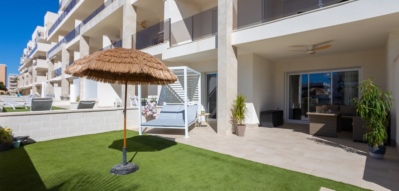Apartment in Urbanizacion El Raso - Image 2