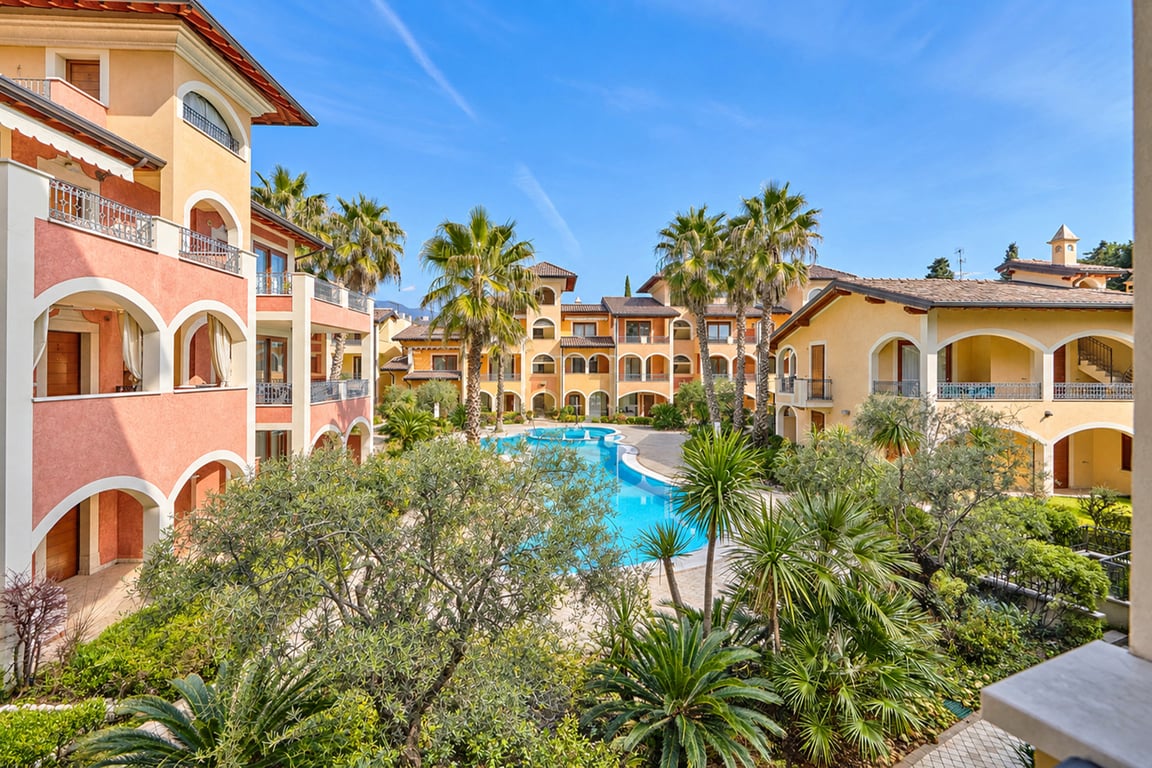 Apartment in Toscolano-Maderno - Image 3
