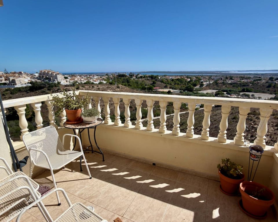 Apartment in Ciudad Quesada - Image 2