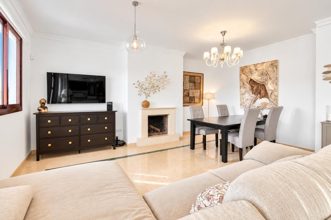 Villa in Casares - Image 3