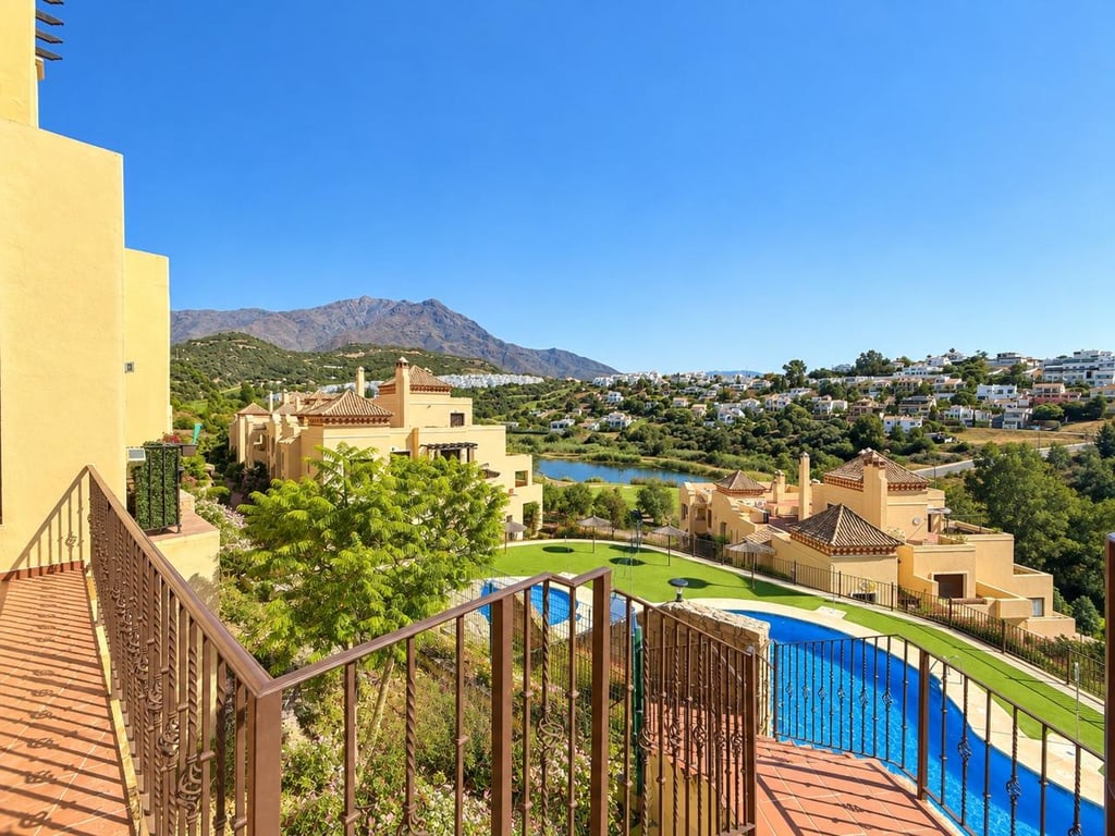 Apartment in Estepona - Image 2