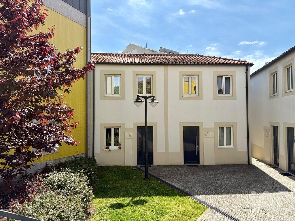 Apartment in Porto - Image 2