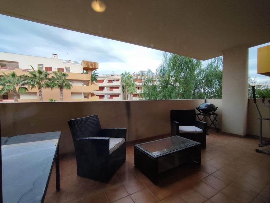 Apartment in Punta Prima - Image 2