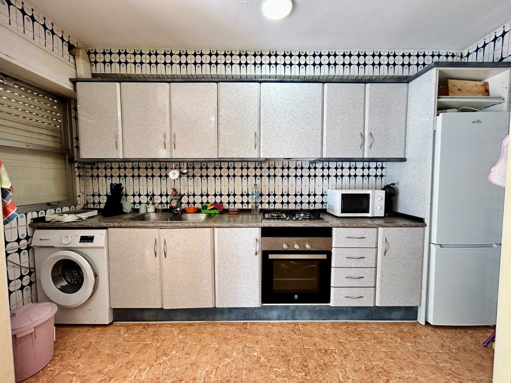 Apartment in Torrevieja - Image 2
