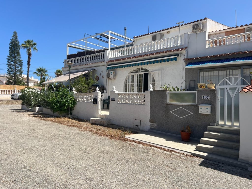 House in El Chaparral - Image 2