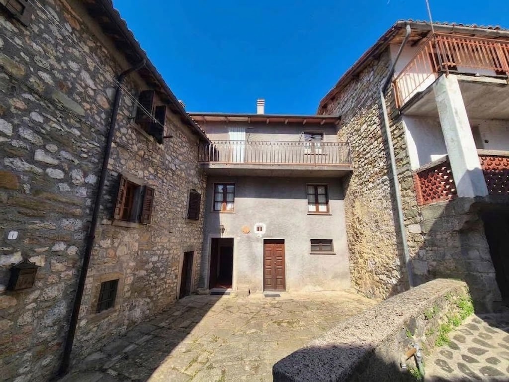 House in Villa Collemandina