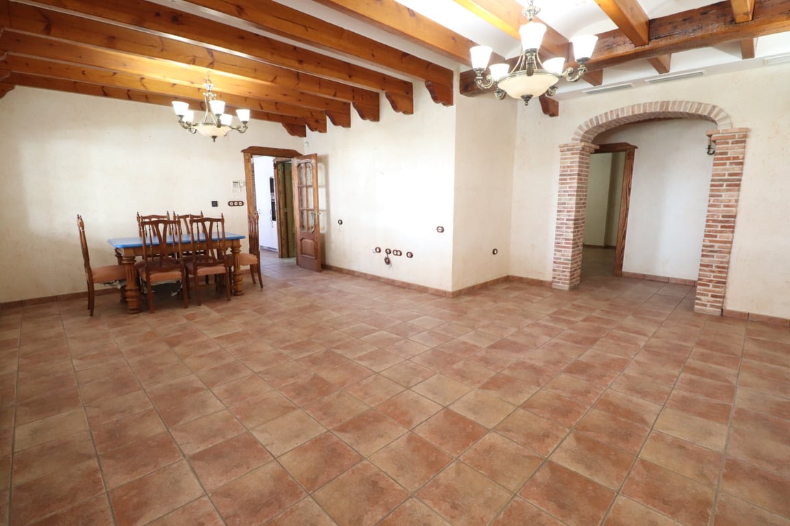 House in Los Palacios - Image 3