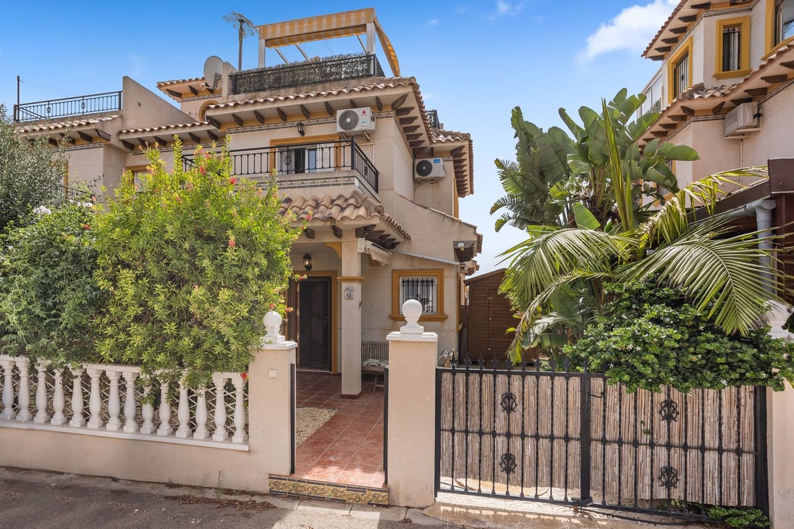 House in Cabo Roig - Image 2