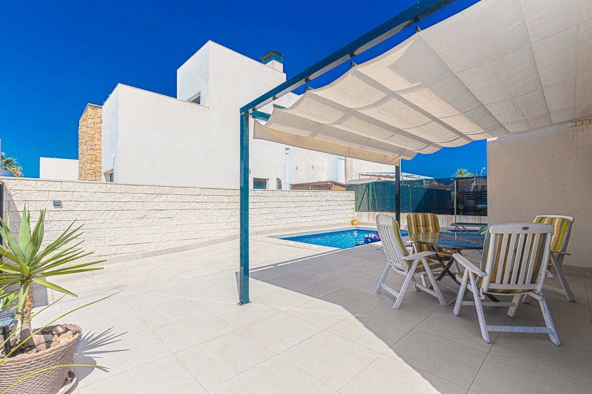 House in Dona Pepa - Image 2