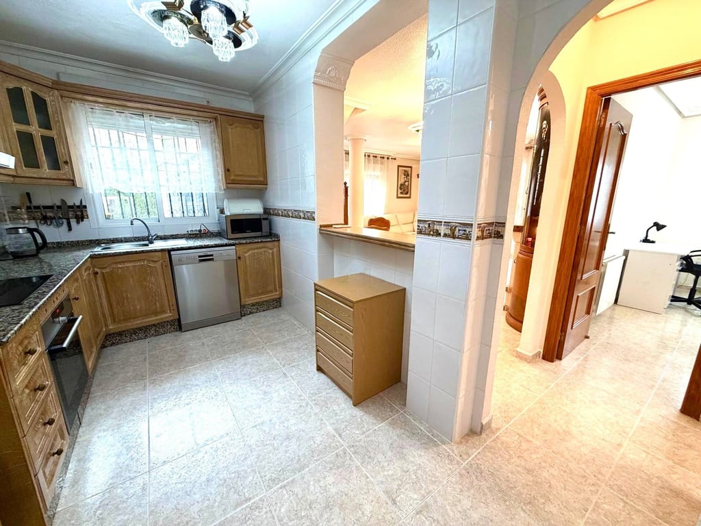 Villa in Urbanizacion los Balcones - Image 3