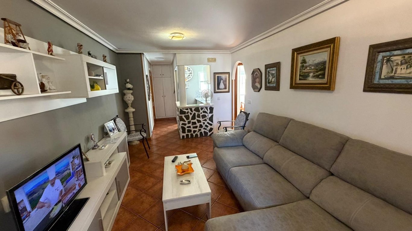 Apartment in Torrevieja - Image 2