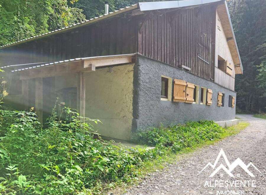 House in Saint-Jean-d'Aulps - Image 2