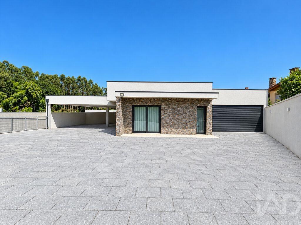 House in Vila Verde
