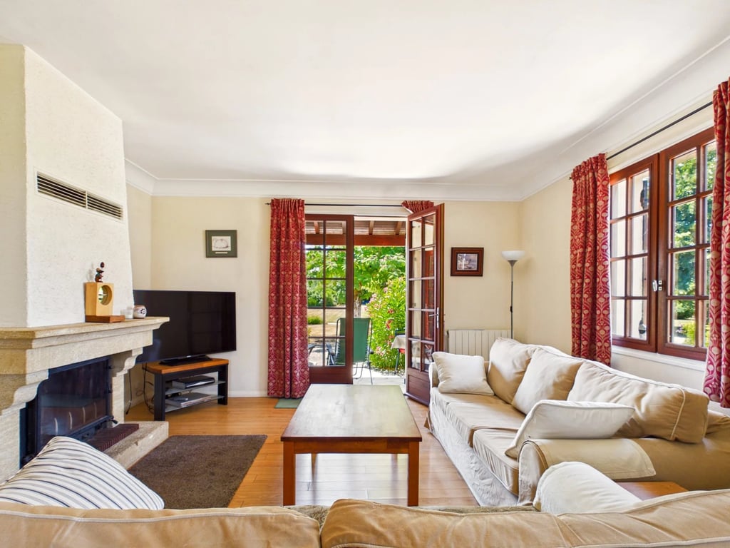 House in Sainte-Foy-la-Grande - Image 3