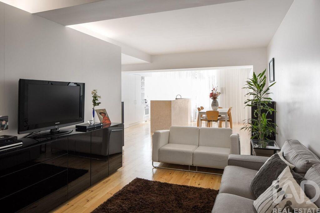 Apartment in Lisbon - Image 2