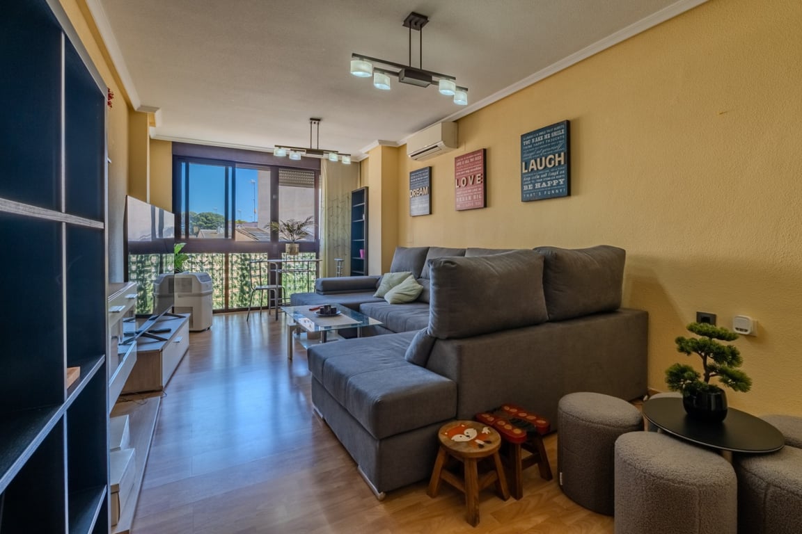 Apartment in Guardamar del Segura - Image 3