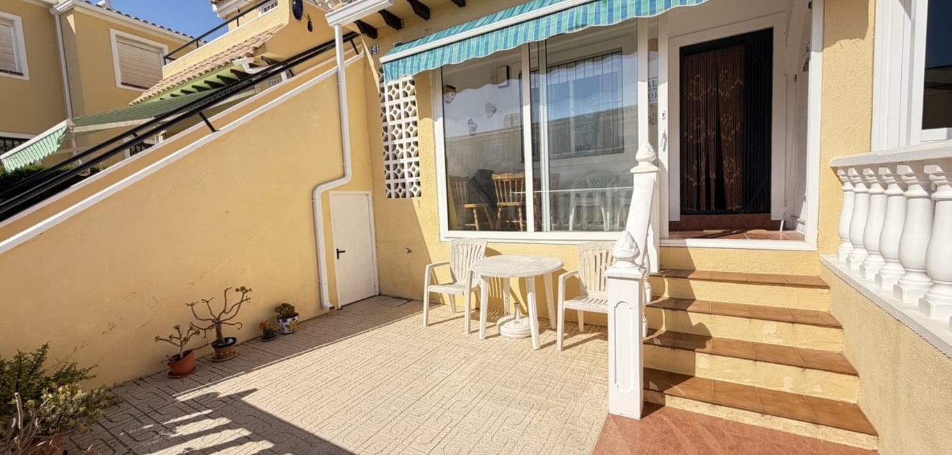 Apartment in Villamartin - Image 2