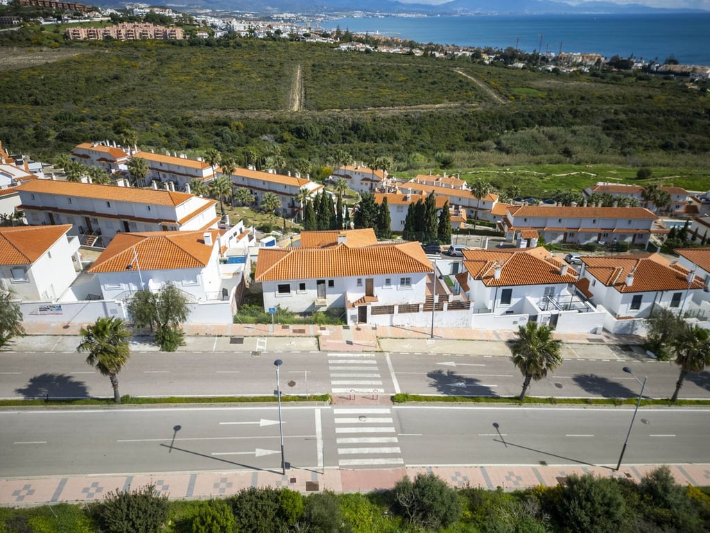 House in La Duquesa - Image 2
