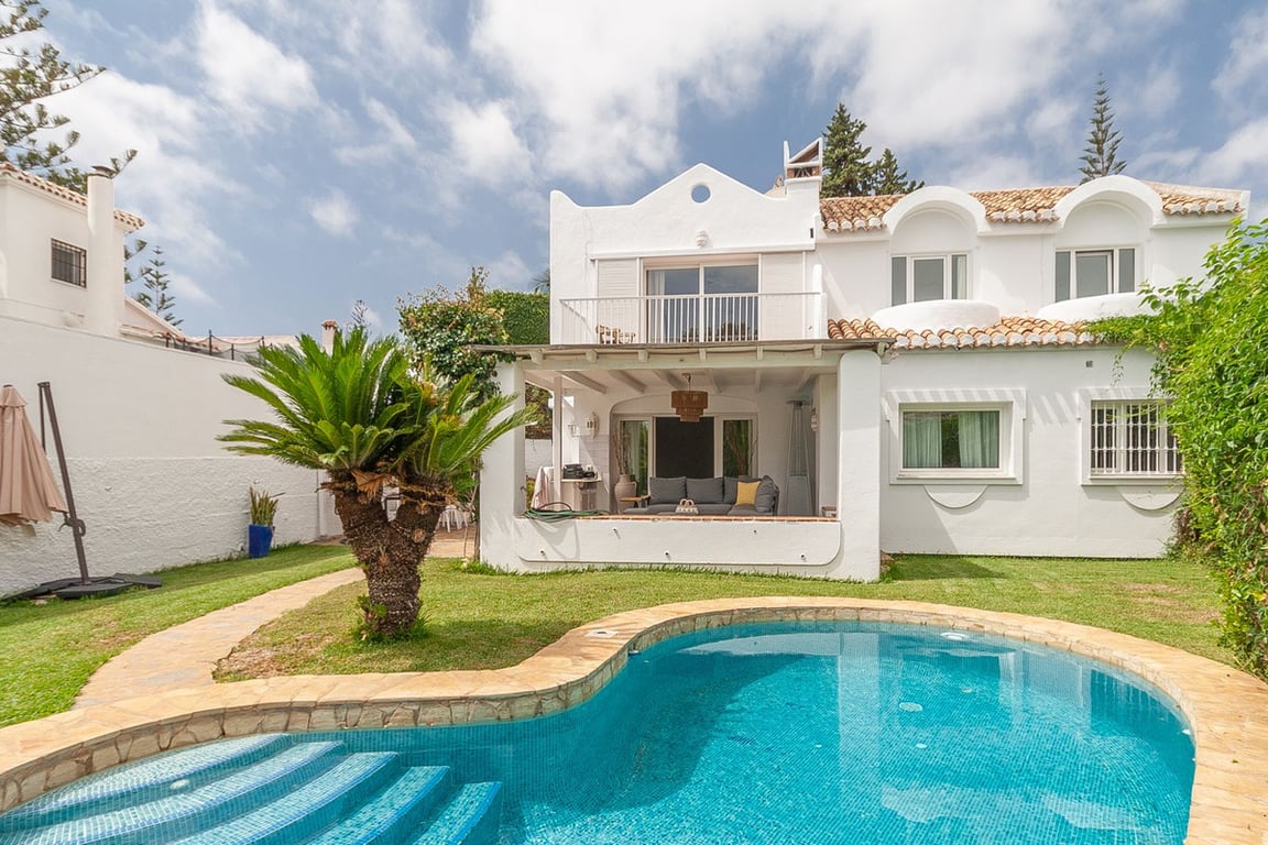 Villa in Elviria