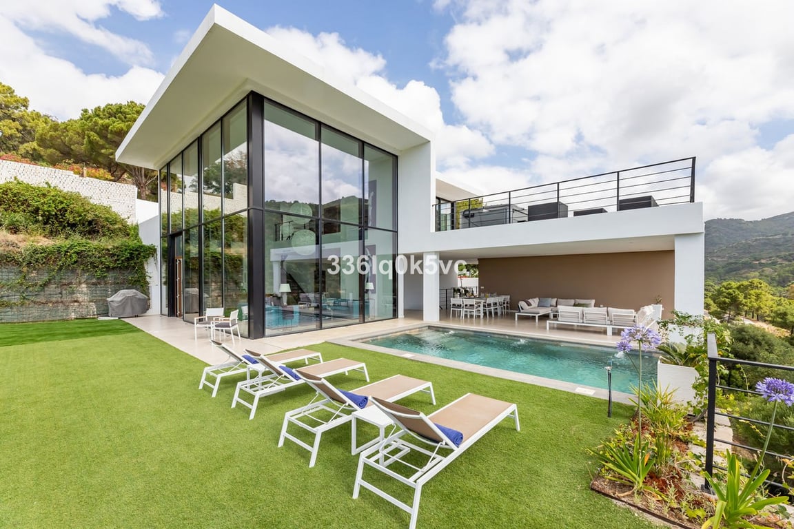 Villa in Benahavis - Image 2