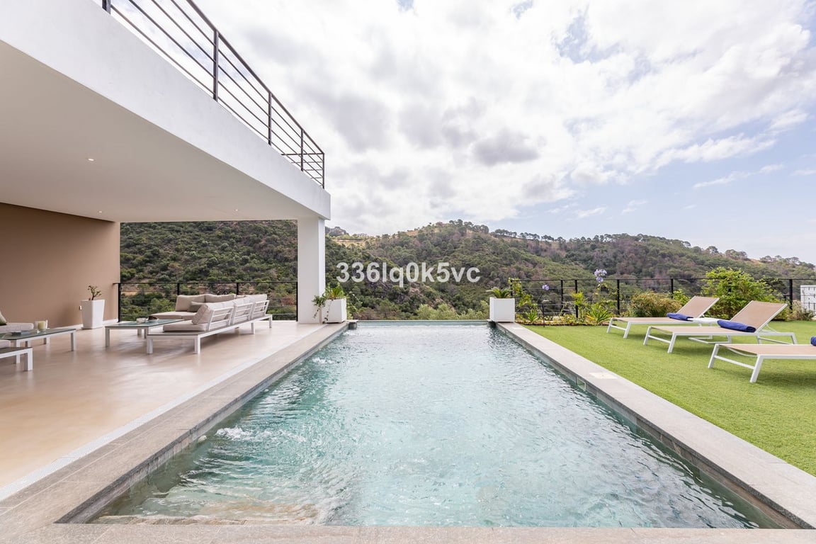 Villa in Benahavis - Image 3