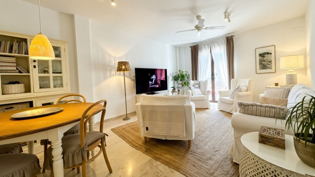 Apartment in Marbella - Image 2