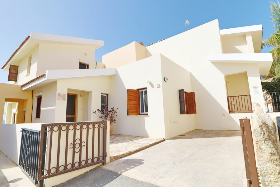 House in Pegeia - Image 3