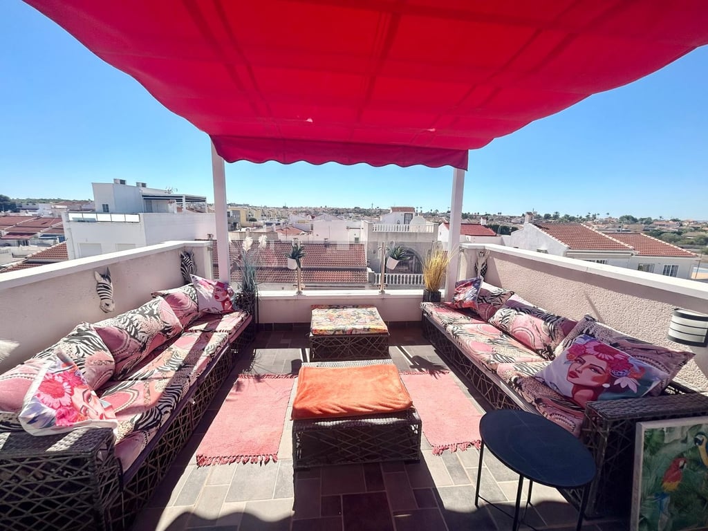 House in El Chaparral - Image 2