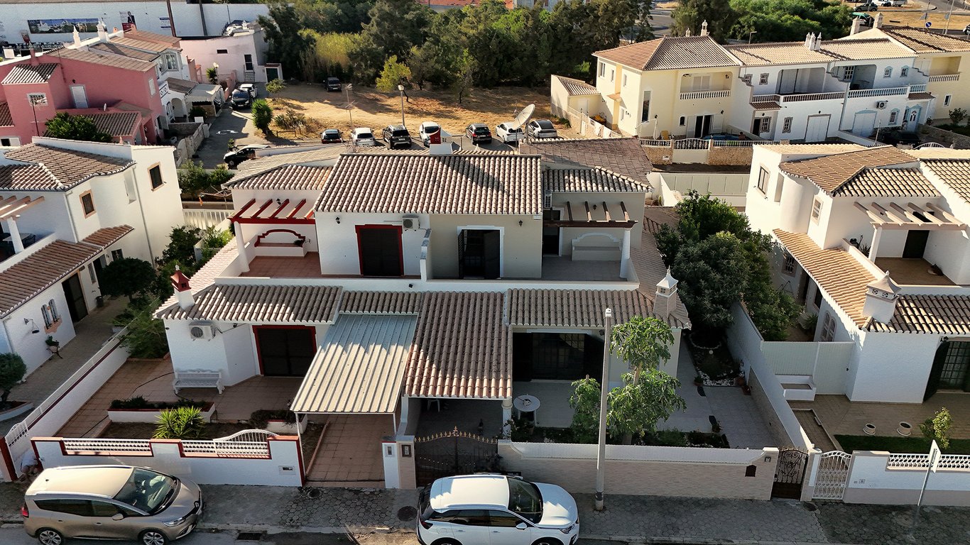 House in Faro