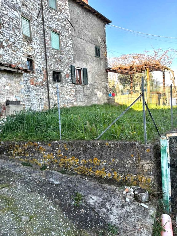House in Borgo a Mozzano - Image 2