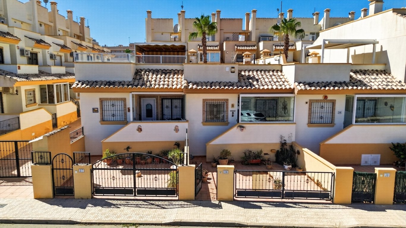 Villa in Villamartin - Image 2