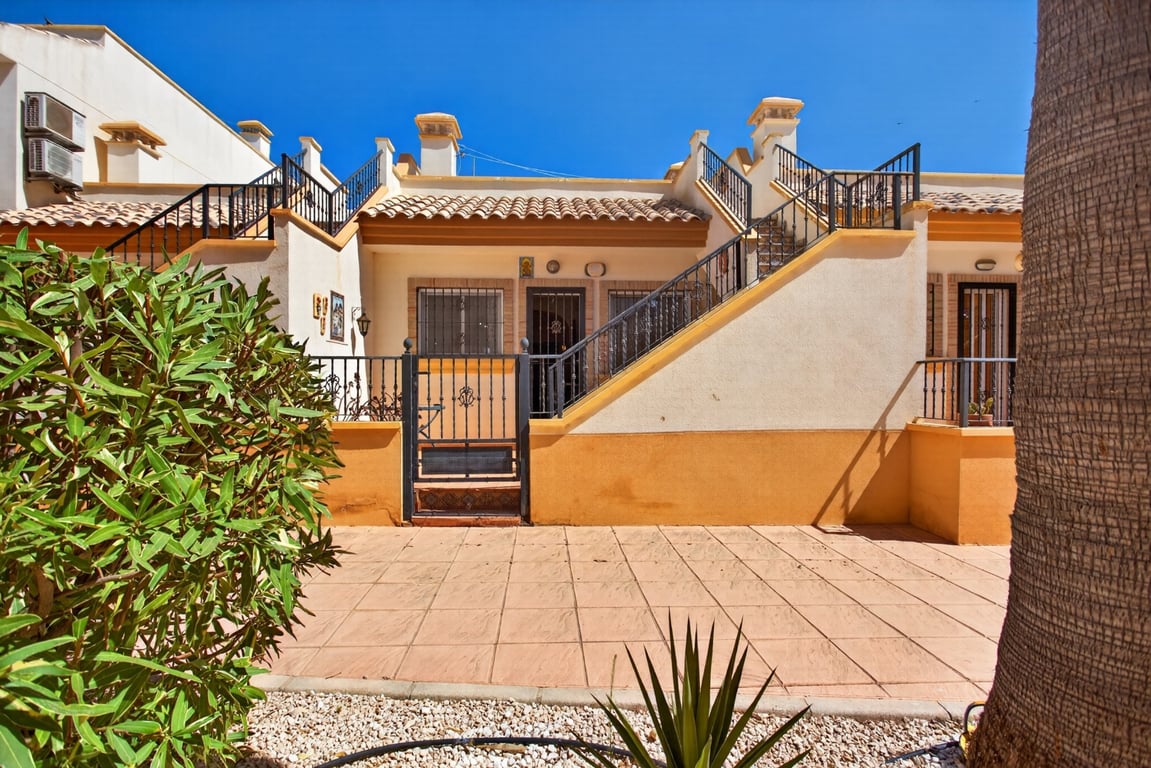 Villa in Villamartin - Image 3