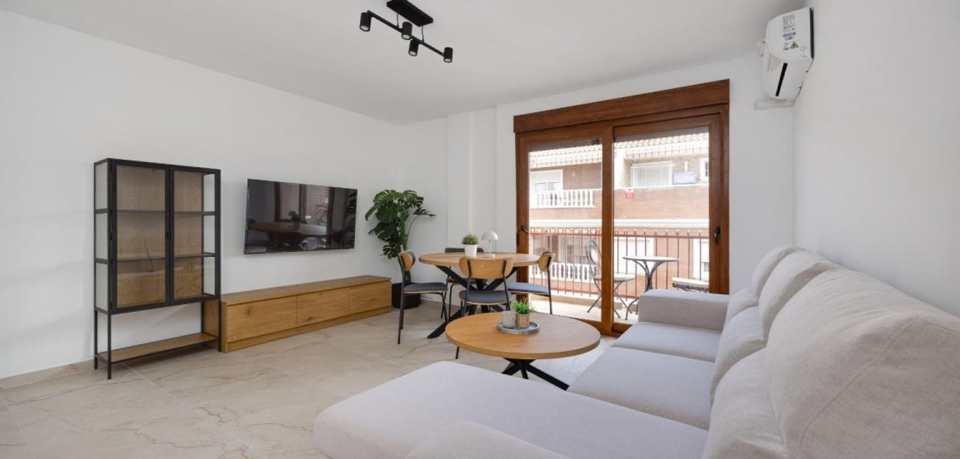 Apartment in Torrevieja - Image 2