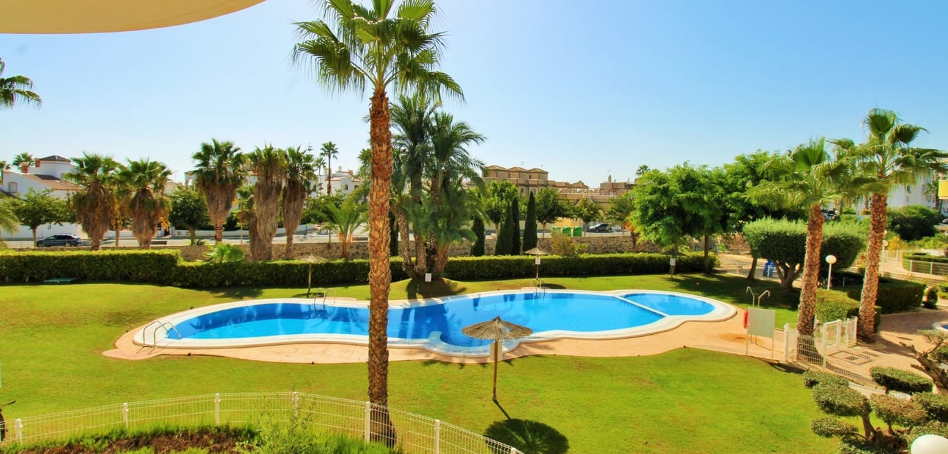 Apartment in Villamartin - Image 3