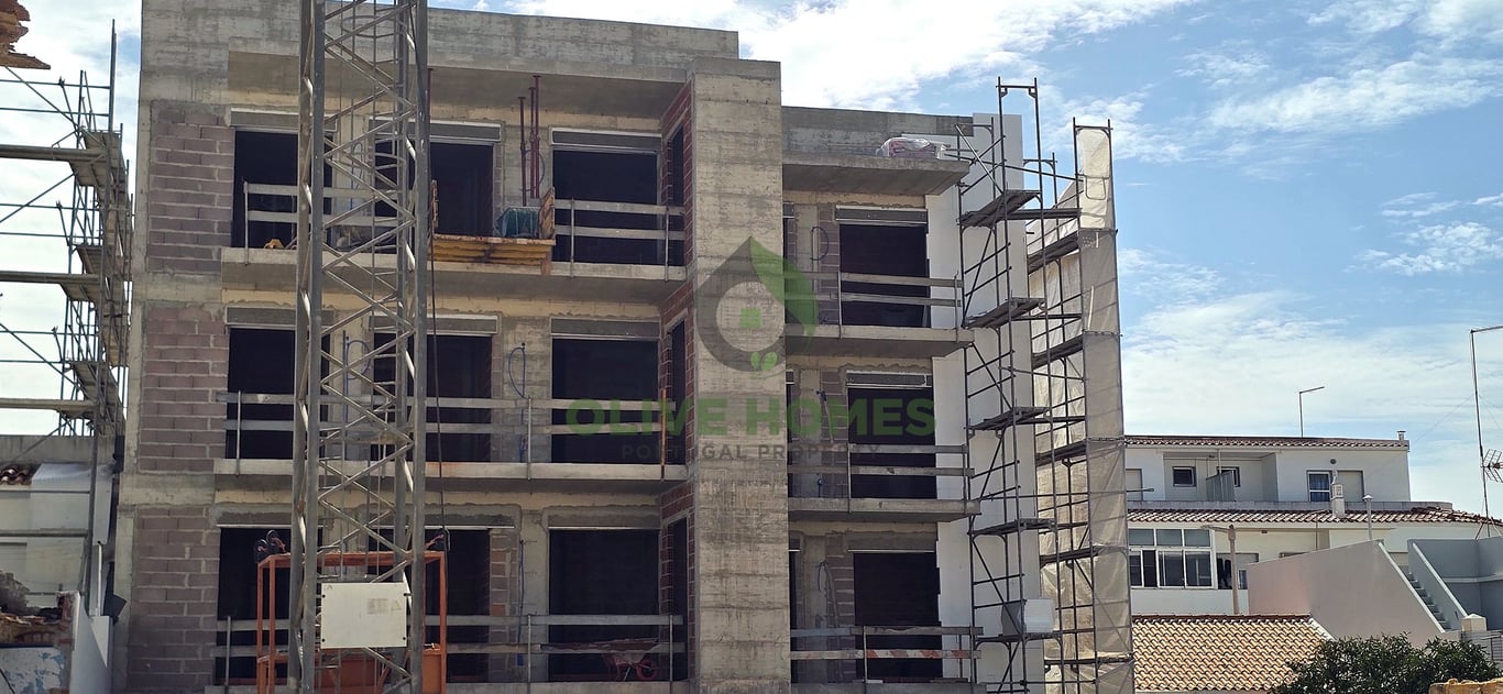 Apartment in Quarteira - Image 2