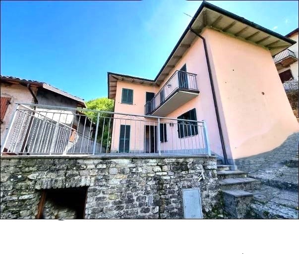 House in Camporgiano