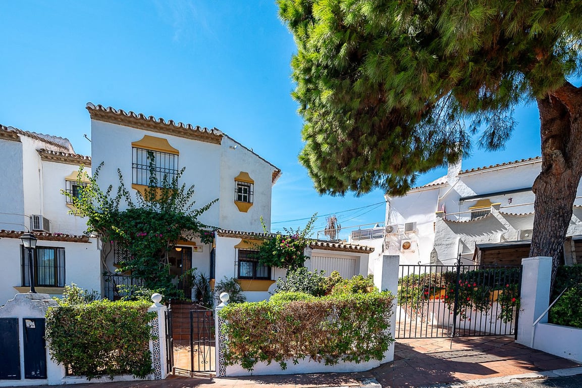 House in El Chaparral - Image 3