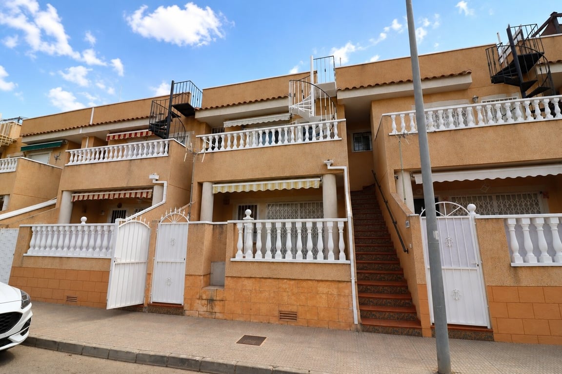 Apartment in Los Palacios