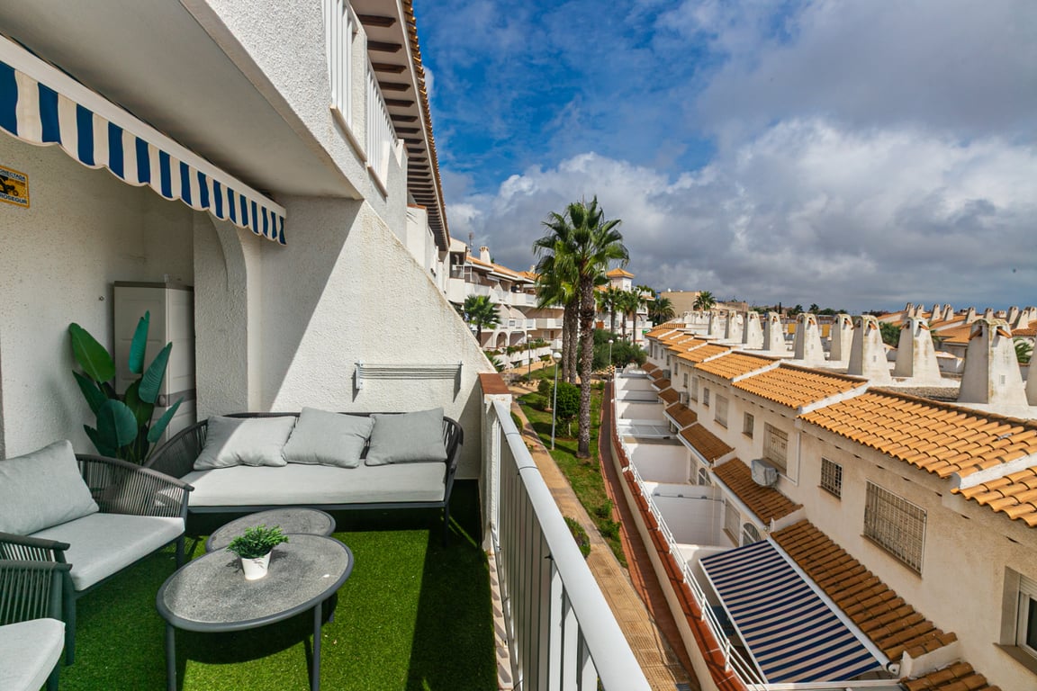 Apartment in Dehesa de Campoamor - Image 2