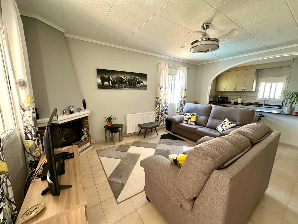 Villa in El Chaparral - Image 2