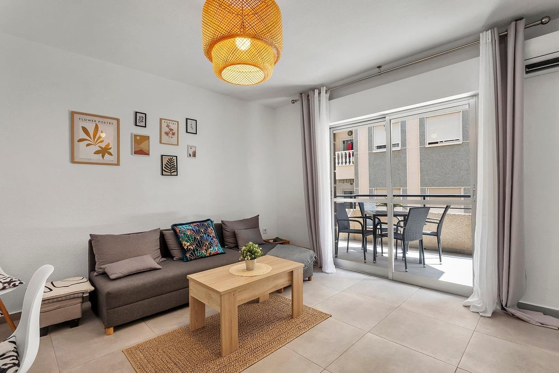Apartment in Torrevieja - Image 3