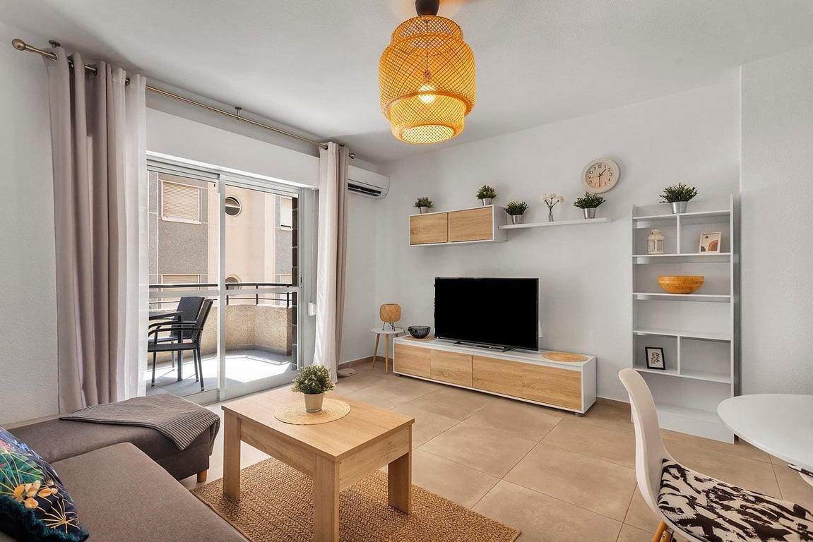 Apartment in Torrevieja - Image 2