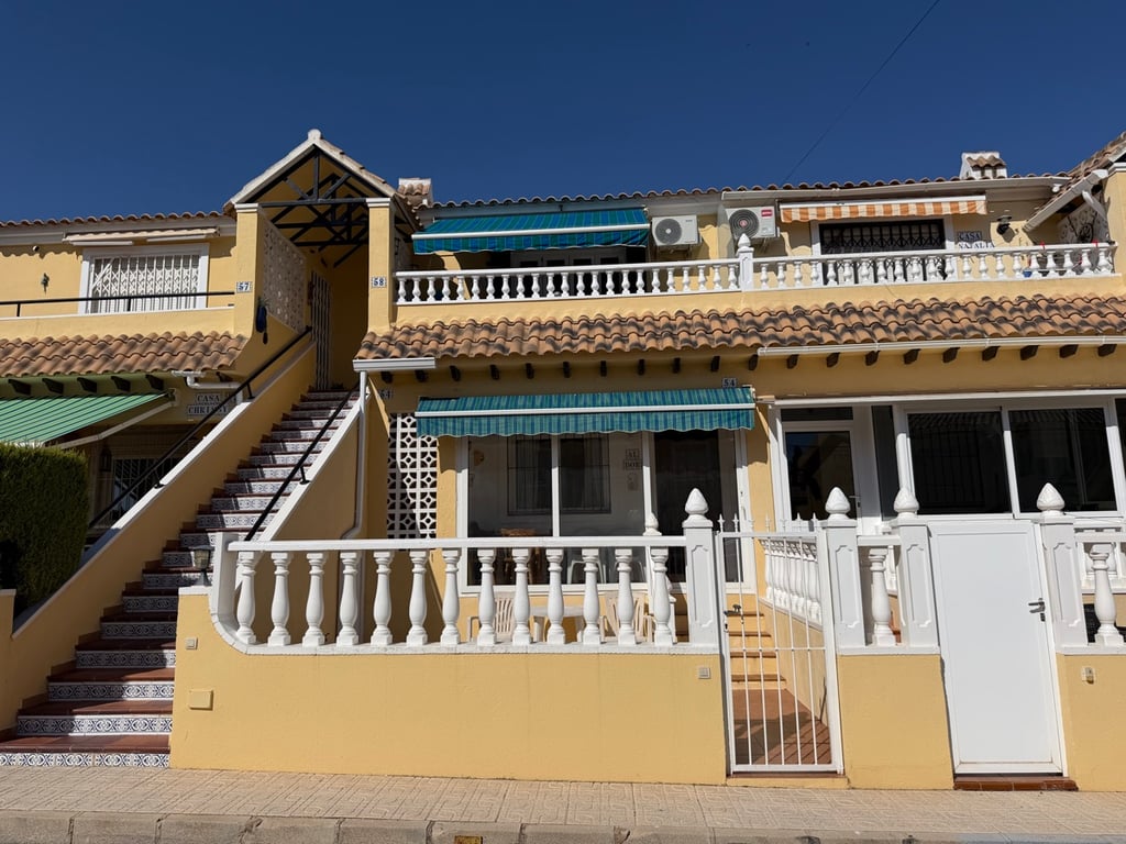 Apartment in Villamartin - Image 2
