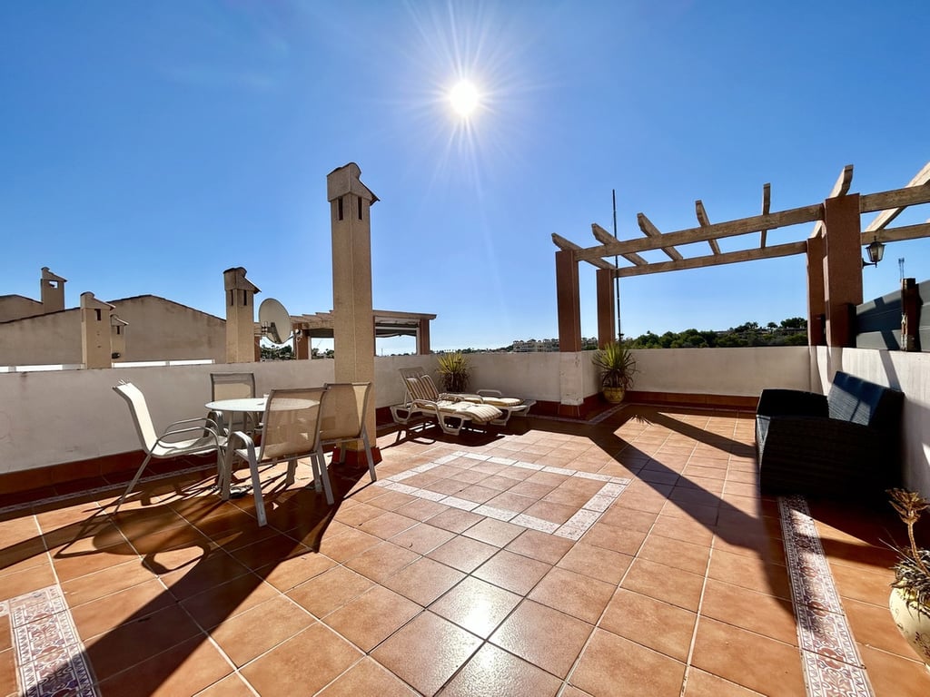 Penthouse in Villamartin - Image 3