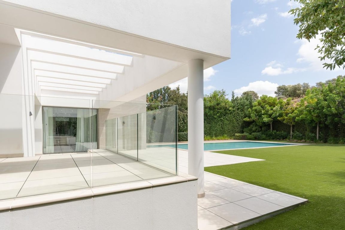 Villa in Estepona - Image 3