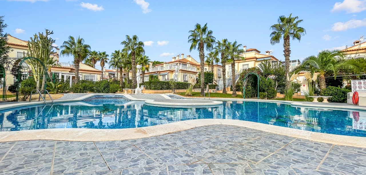 Apartment in Dehesa de Campoamor - Image 2